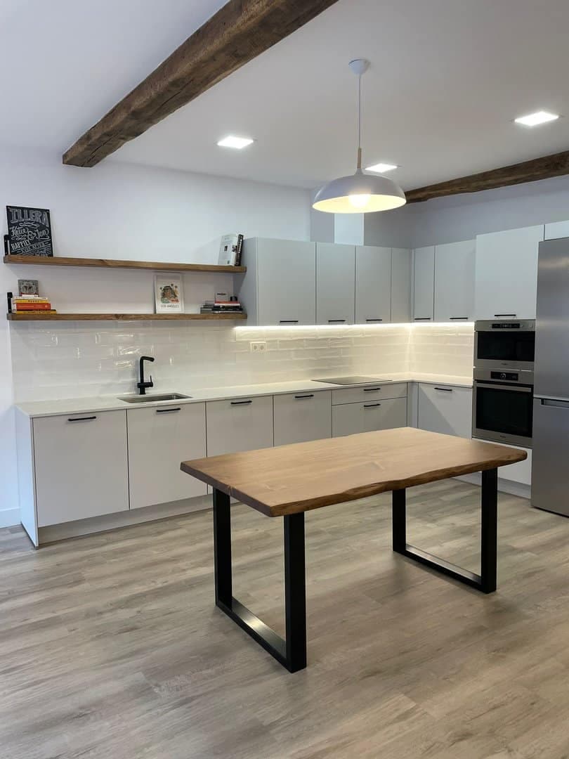 Cocina Gris en L con Personalidad · vista 2