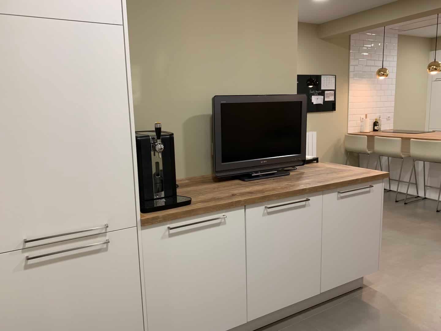 Cocina con zona de estar integrada · vista 2