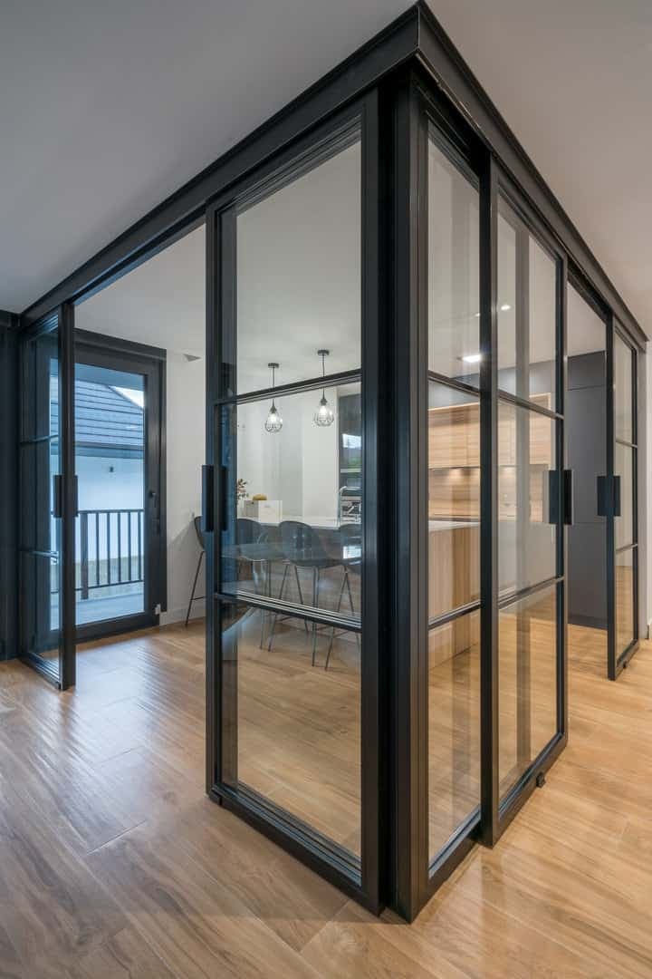 Cocina en color antracita tipo puente — Cocinas en Bizkaia